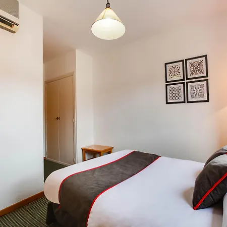 Oyo La Hotel Segovia