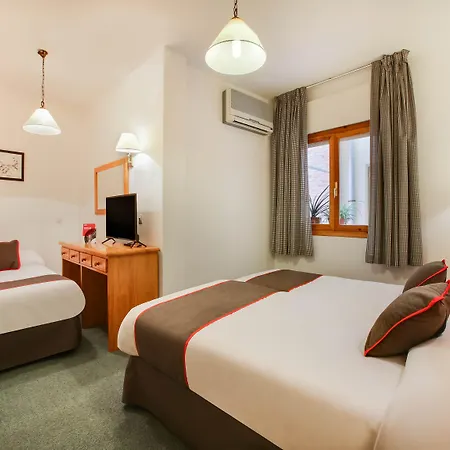 Hotel Oyo La *