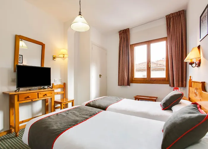 Oyo La Hotel Segovia