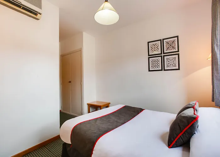 Oyo La Hotel Segovia